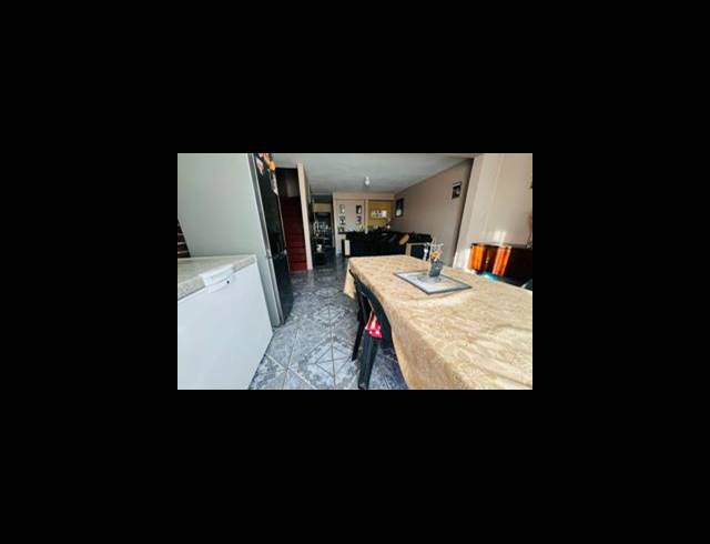 3 BEDROOM HOUSE FOR SALE IN NEWLANDS EAST